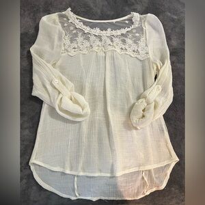 Blu Pepper Cream Lace Blouse